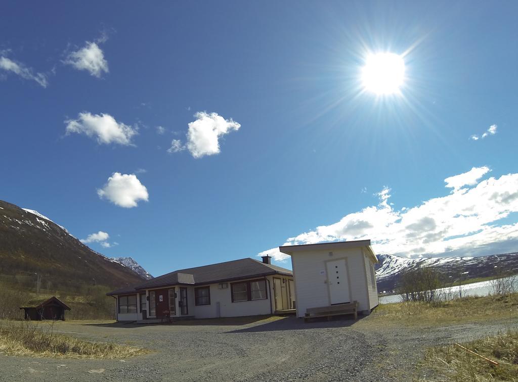 Lyngen Fjordcamp Villa Nord-Lenangen ภายนอก รูปภาพ