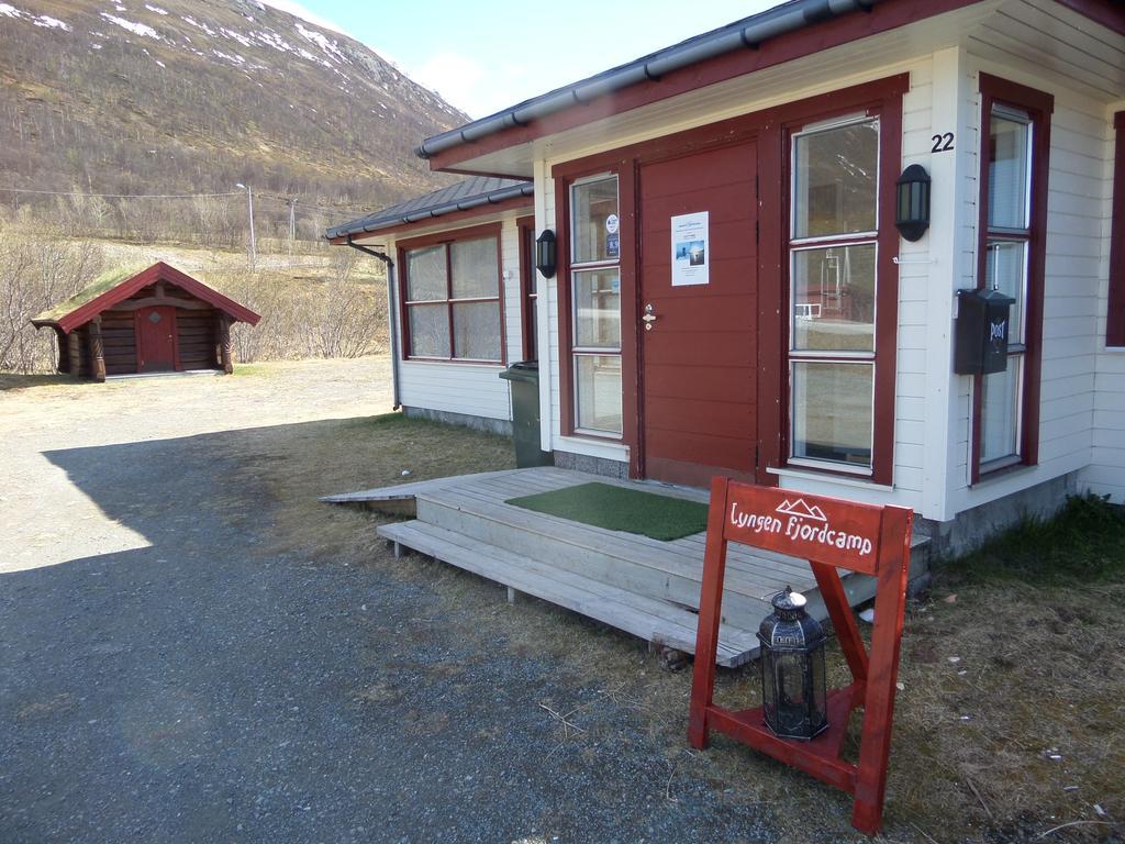 Lyngen Fjordcamp Villa Nord-Lenangen ภายนอก รูปภาพ