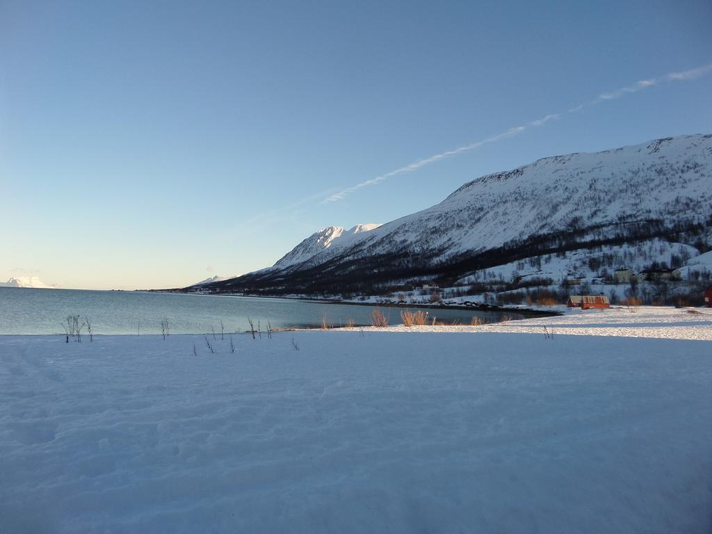Lyngen Fjordcamp Villa Nord-Lenangen ภายนอก รูปภาพ